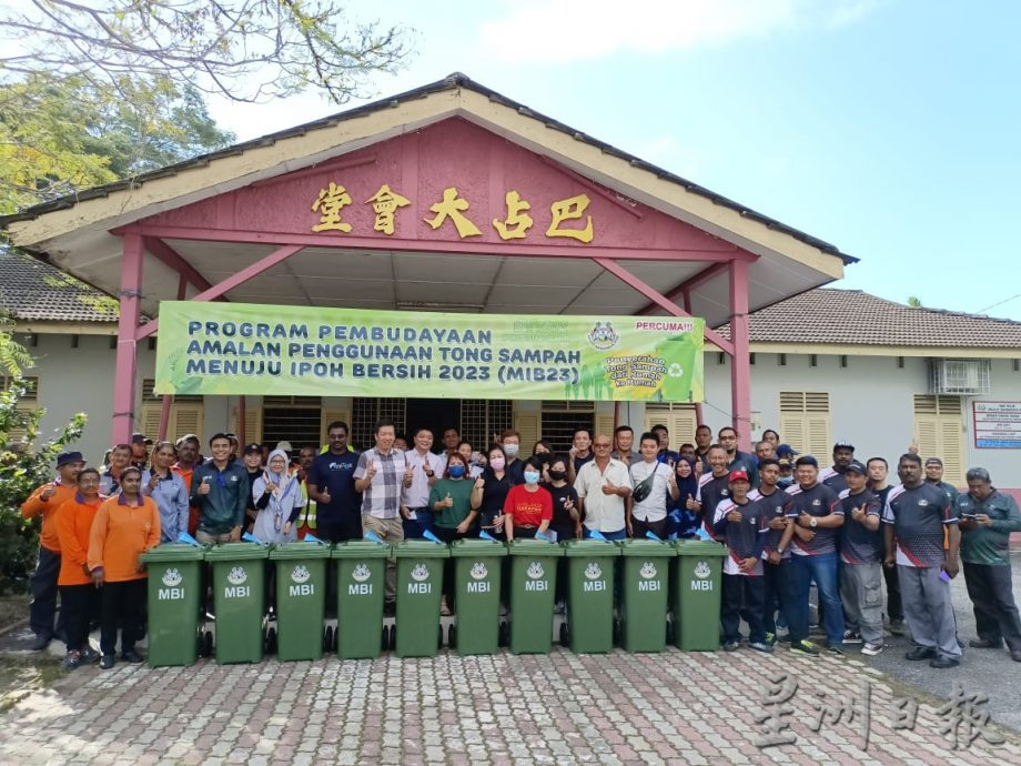 霹:封面主文/怡市厅发逾13万元罚单 巴占SPPK巴刹万里望最多垃圾虫