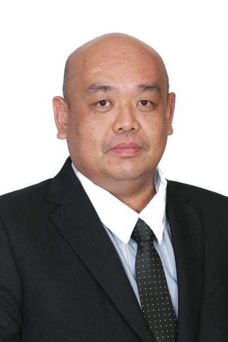 霹:版头/天气炎热 怡3独中“避暑”措施防学生中暑