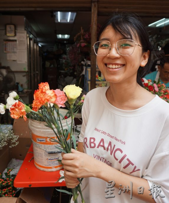 霹:第三版头/母亲节 业者生意旺