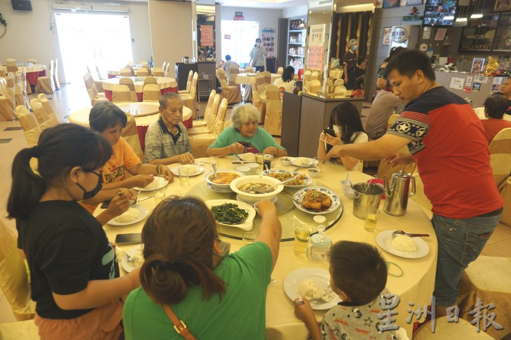 霹:第三版头/母亲节 业者生意旺