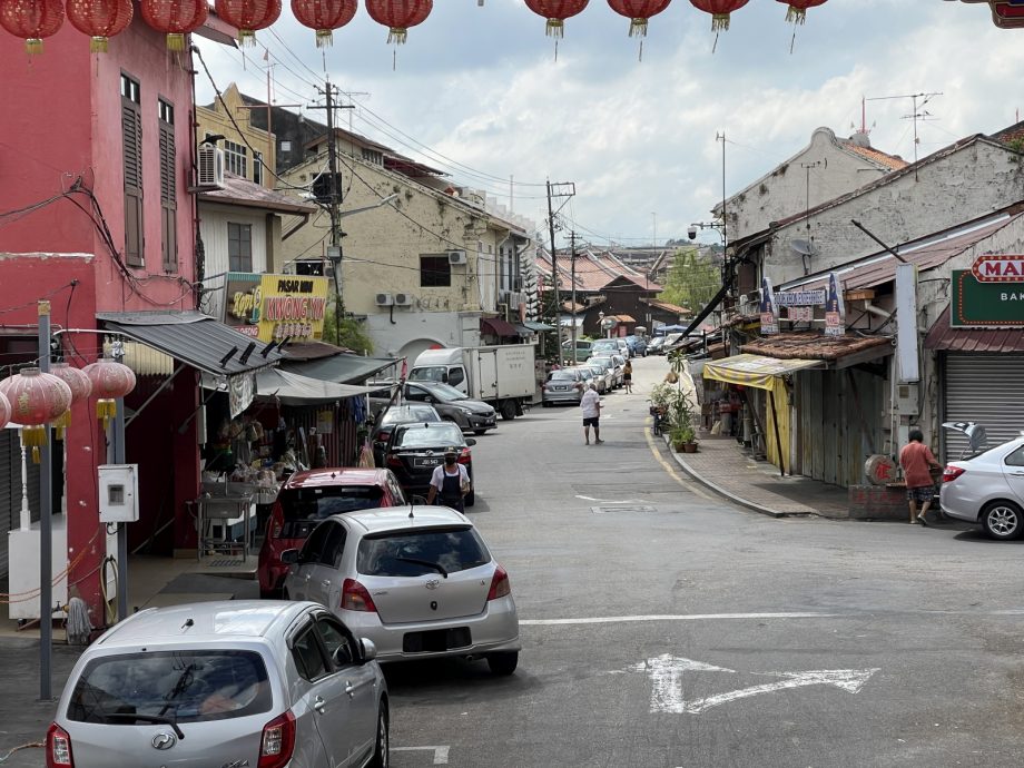 领袖商家:确保解决关键问题 鸡场街无车区需考虑周全