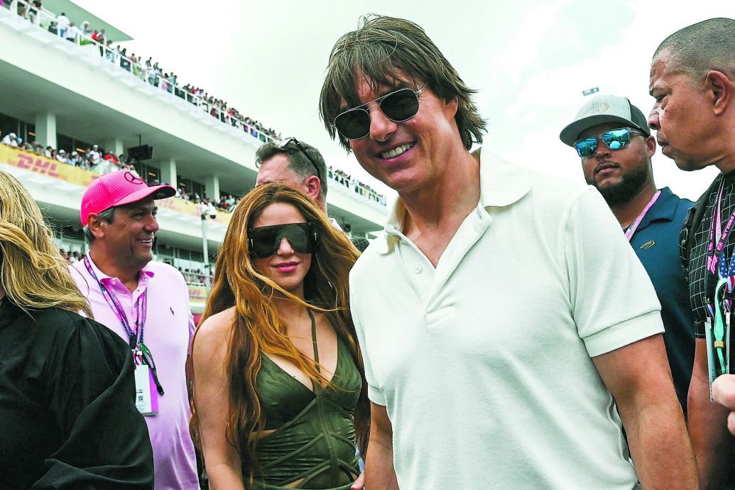 领MTV大奖贺英王加冕同款 汤告鲁斯一片两用掀热议