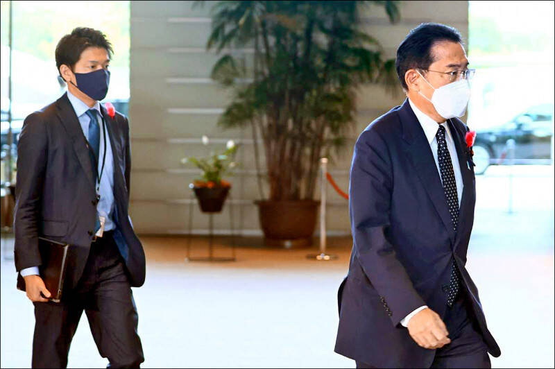 首相公邸办“忘年会”惹议 岸田文雄长子辞首相秘书官