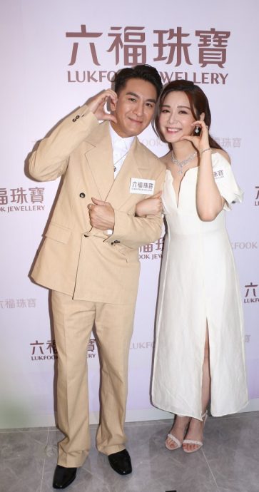 马国明汤洛雯预演婚礼  ​收“抵用价”获赠龙凤鈪