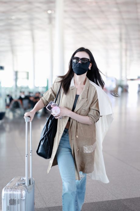 黄渤倪妮剧组突发意外 升降台高空坍塌8人受伤