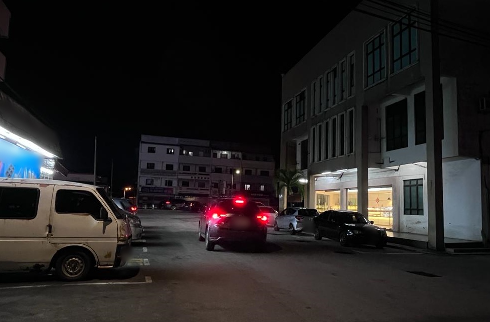 “这女子的臀部和胸部很大”引杀身之祸