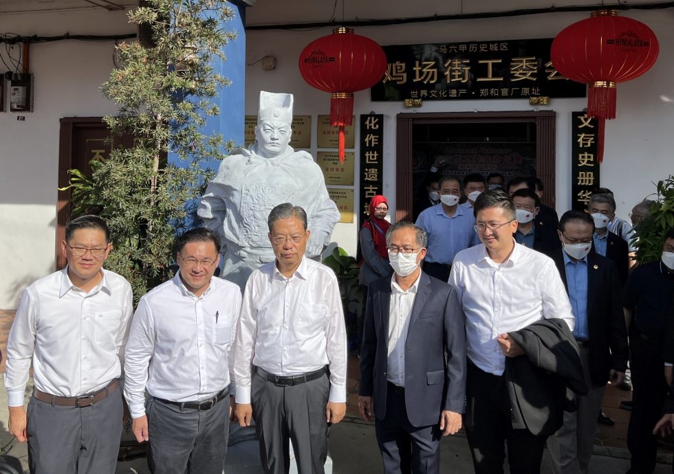 （全国版）赵乐际访鸡场街·参观马六甲海峡