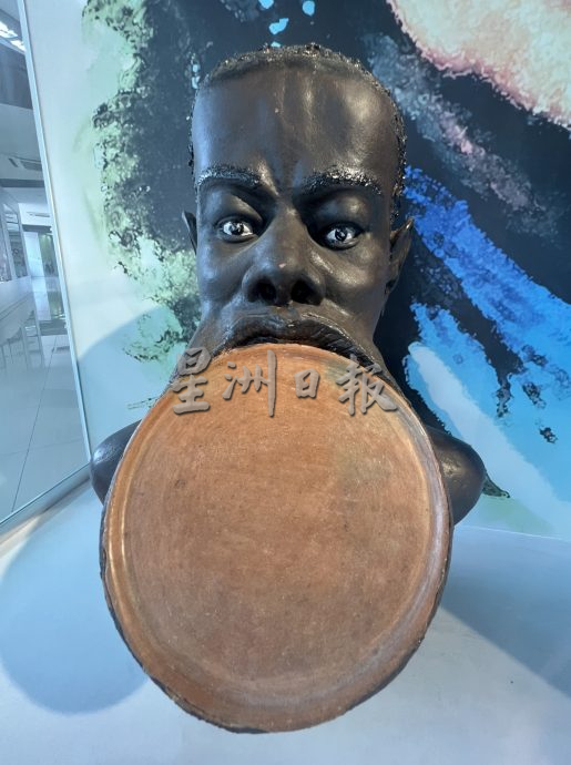 (古城封底主文)《用眼睛去旅游》:美容博物馆