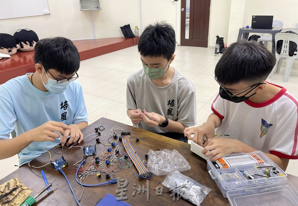 （古城封底主文）【带你去找爱】：对校庆的爱请取消之前那篇不完整的稿，用此稿