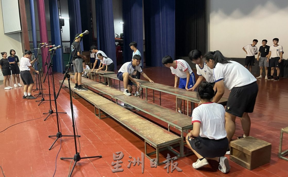 （古城封底主文）【带你去找爱】：对校庆的爱请取消之前那篇不完整的稿，用此稿