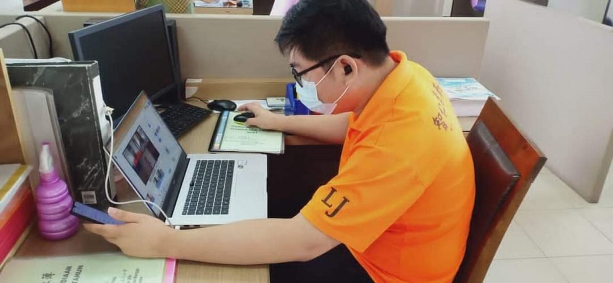 (古城封底主文)乐活-从虚拟转实体,黄建荣老师沿用软件转变学生学习态度