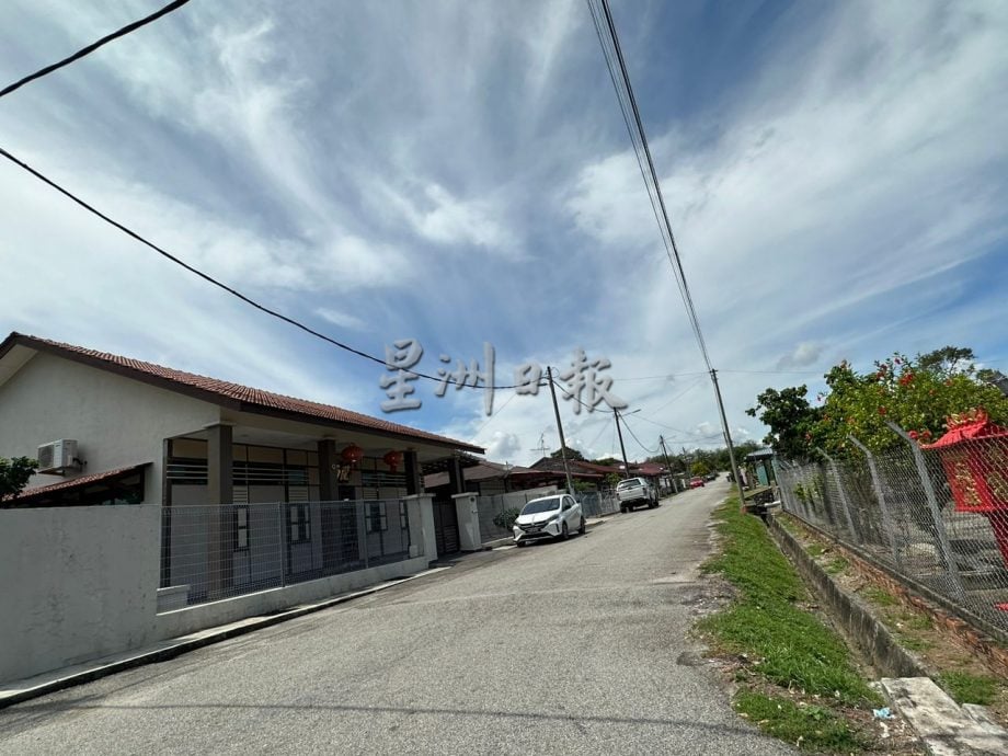 乡镇情深-巴也明光新村