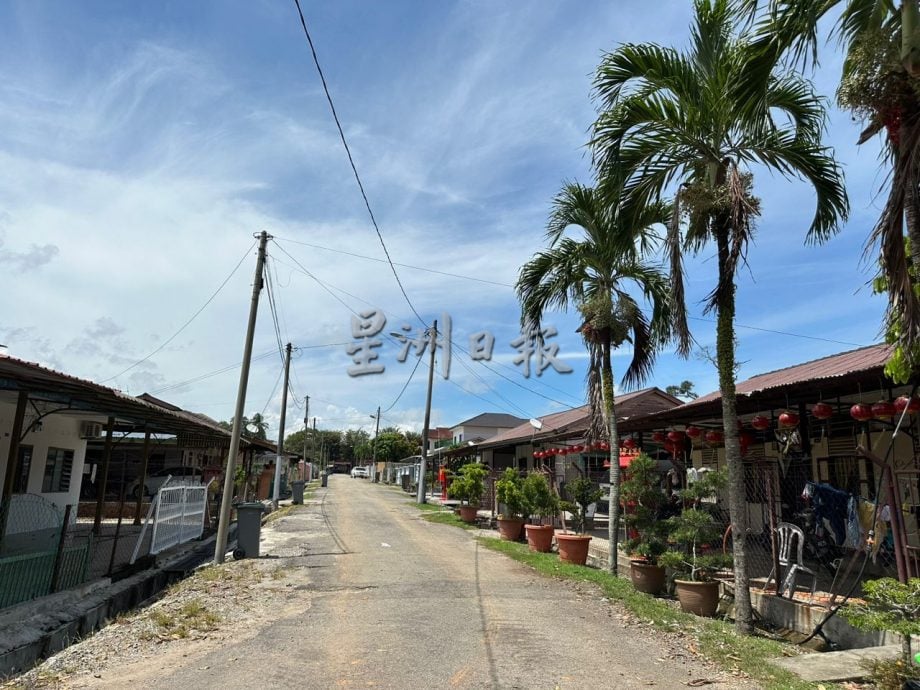乡镇情深-巴也明光新村