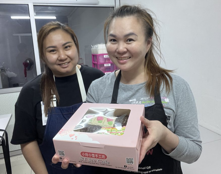 (古城封面主文)业者赶制母亲节蛋糕