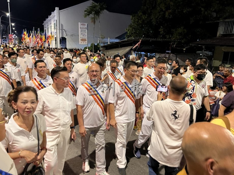 (古城封面主文)释迦院卫塞节花车游行·千人参与共沐佛光