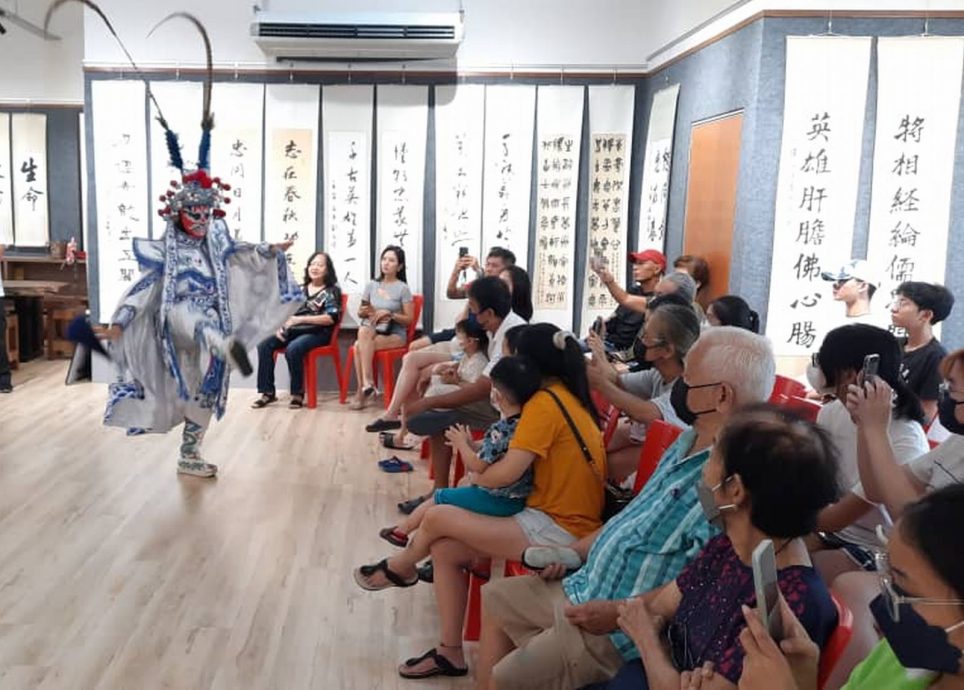 （古城版）马来西亚国际中华文化传承推广中心推广川剧变脸文化