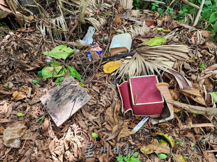 (古城第三版主文)熊山垃圾堆问题卷土重来,外来小型罗里将枯枝叶、工业鞋子、橱柜倒在暗处