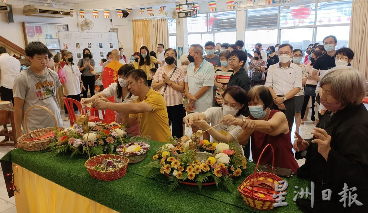 (古城第三版主文)阿当阿里:宗教价值观可被所有人学习