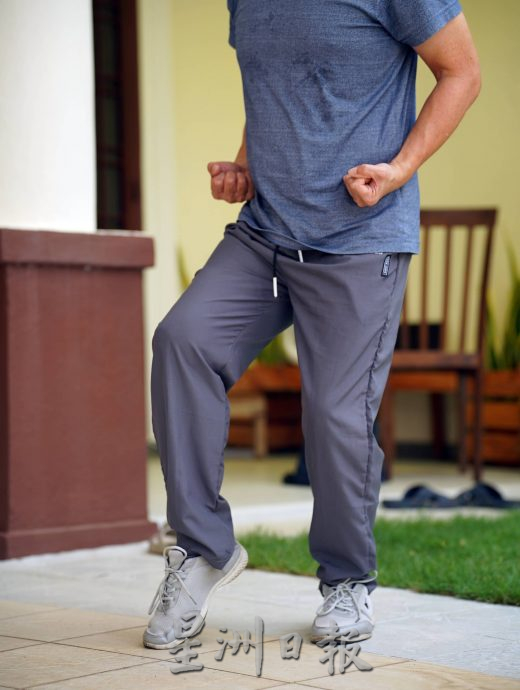 (古城第二版主文)《你动摇了吗》专栏:健身气功易筋经动作舒展,伸筋拔骨,现代年轻人也适合锻炼