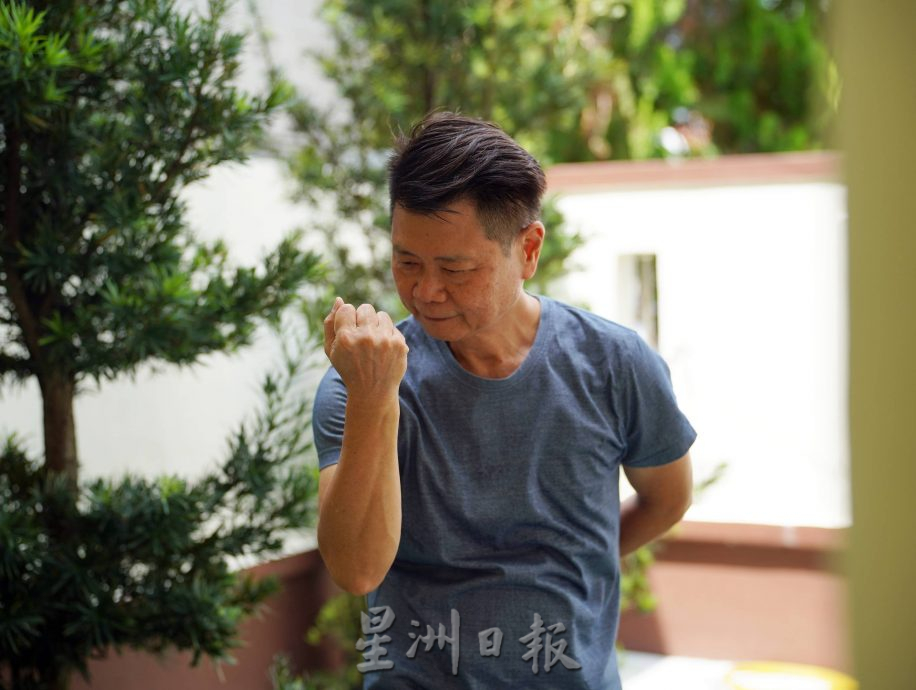 (古城第二版主文)《你动摇了吗》专栏:健身气功易筋经动作舒展,伸筋拔骨,现代年轻人也适合锻炼