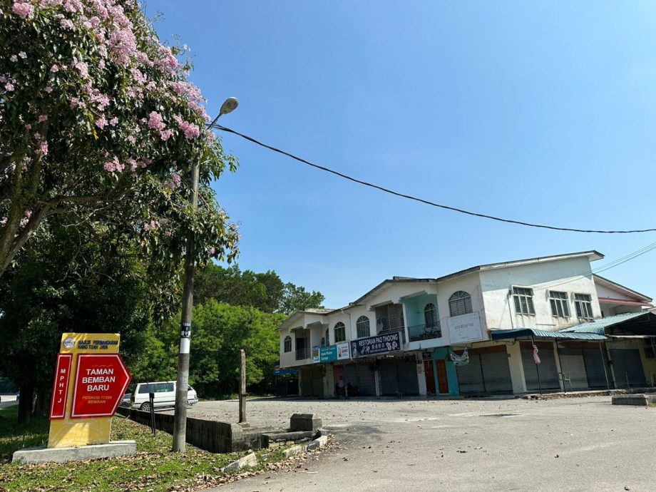 （古城第二版主文）赖天斌促重型罗里勿停放店屋花园住宅区