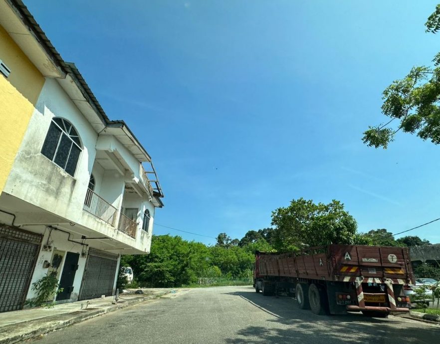(古城第二版主文)赖天斌促重型罗里勿停放店屋花园住宅区