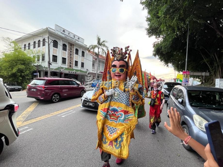 （古城第六版主文）莲花宫座主莲花三太子代天赐福平安绕境盛典