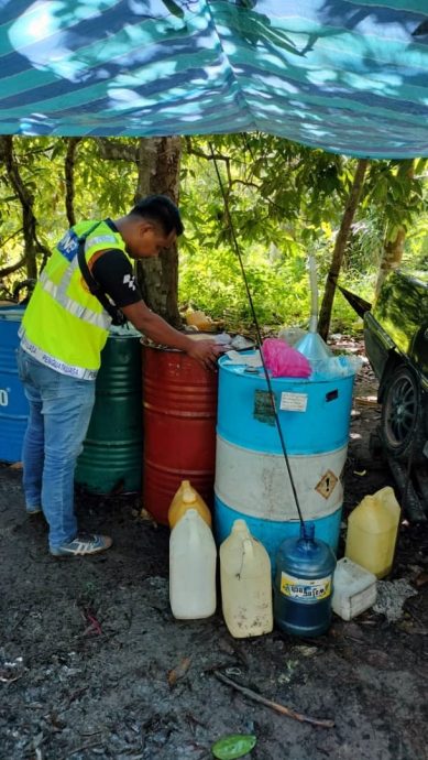 17岁少年也参与走私柴油,玻内贸局“填补漏洞行动”捣破2非法燃油仓库