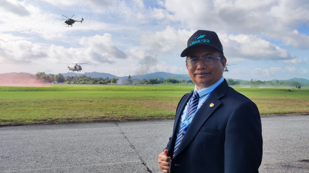 (大北马)8辆救护车前来交怡海空展就绪待命应对突发事故