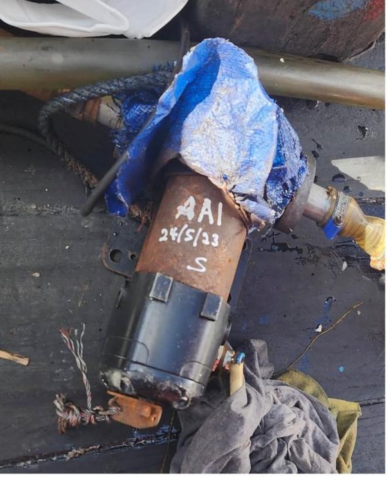 (大北马)两艘渔船正非法输入津贴柴油,起获总值2万5800令吉的1万2000公升柴油,并逮捕5名船主和船员助查。