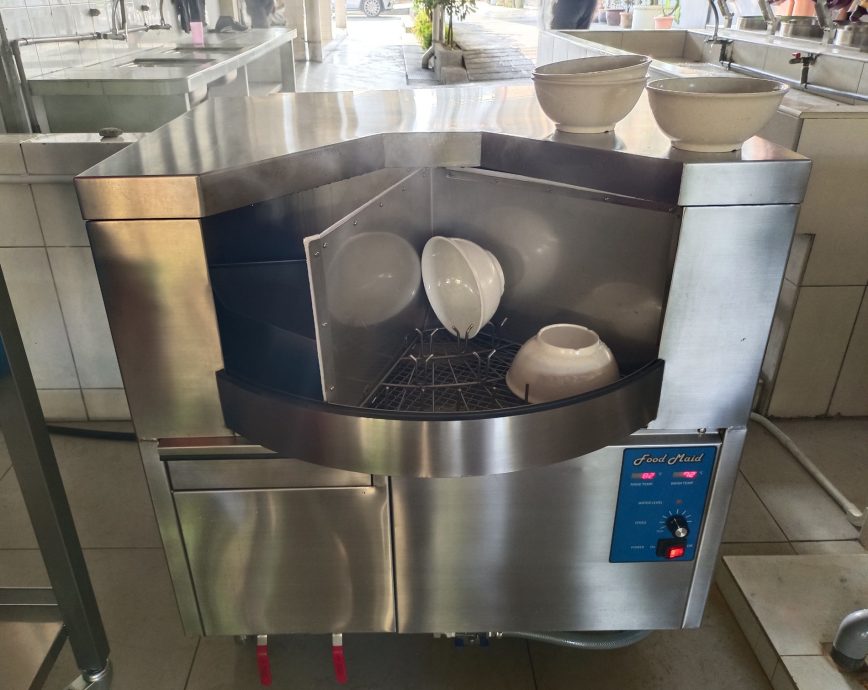 (大北马)敬群学校食堂安置零化学剂洗碗机,全马第一
