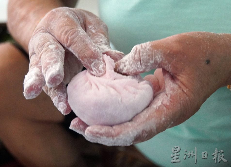 (大北马)潮州糕点菜粿多以沙葛、韭菜馅料,玻新路有罕见竹笋菜粿