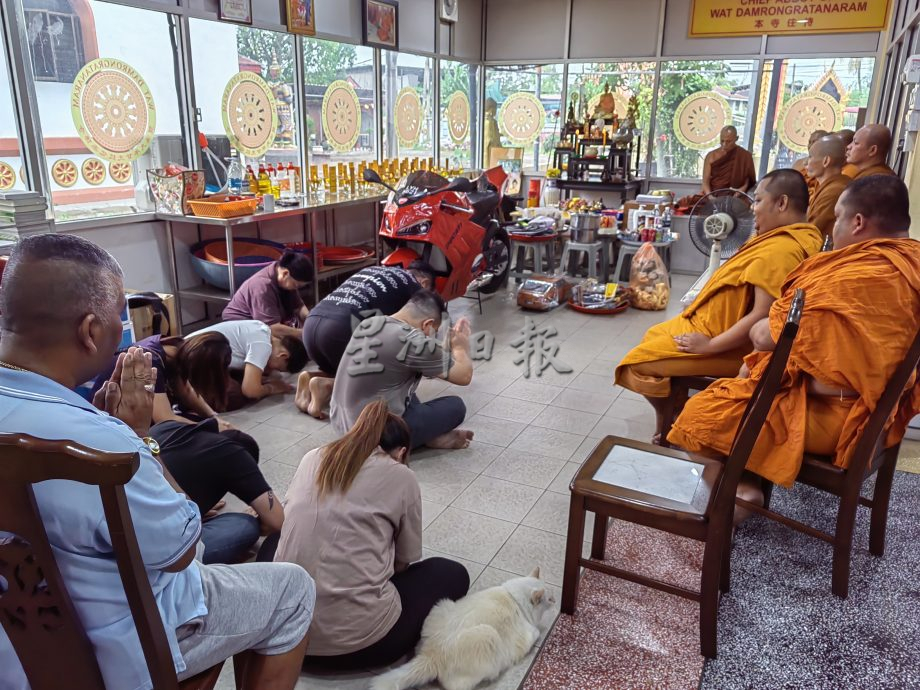 (大北马)纸扎重型摩托车“烧”给奕鸿!