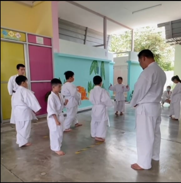 细述华小:班台亚齐振华小学