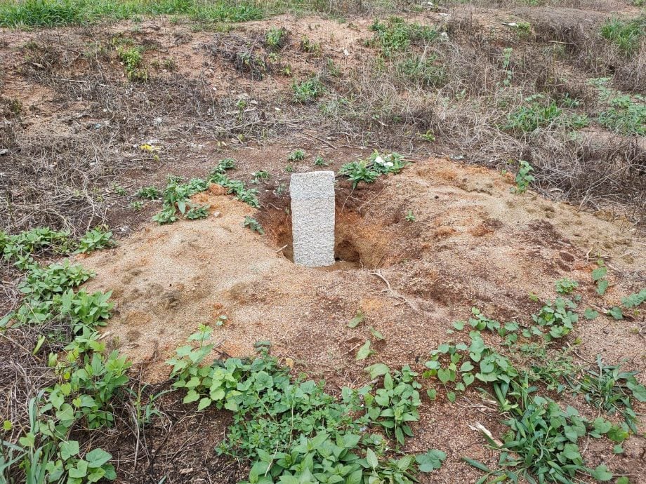 (大北马)蛇庙旁空地3清朝墓 寻后人拾金