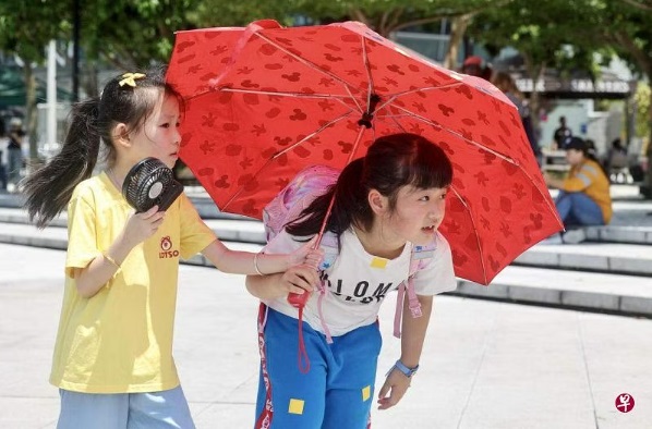 (已签发)全国:新加坡海军部测出36.6摄氏度 气温今年再创新高