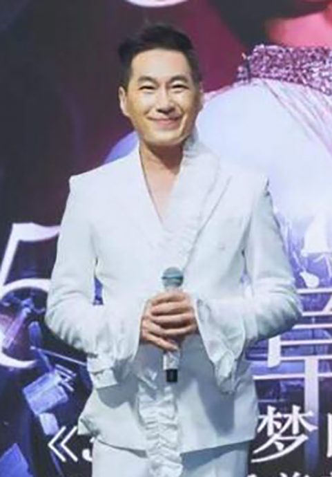 (已签发)柔:狮城二三事头条:在大马读硕士 文章笑称没被同学认出