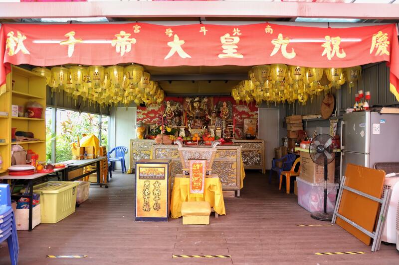 (已签发)柔:狮城二三事:前主席起诉南北斗母宫若追不回百万新元 要求以神像抵债