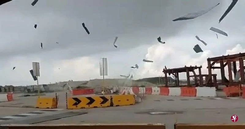 (已签发)柔:狮城二三事:樟宜机场T5工地刮“龙卷风” 铁片路障乱飞骇人