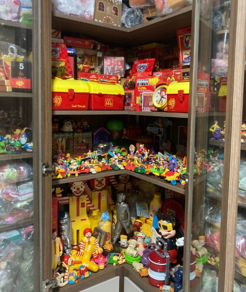 （已签发）柔：狮城二三事：狮城麦当劳超级粉丝 珍藏万件麦当劳玩具