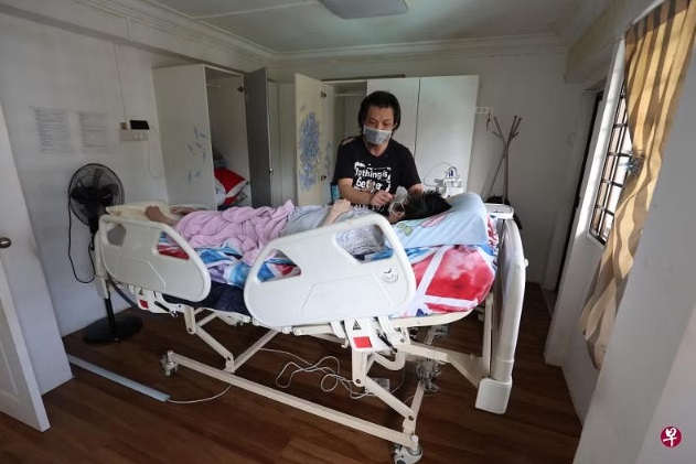 (已签发)柔:狮城二三事:男子申诉楼上噪音扰病妻 当局介入协助调解
