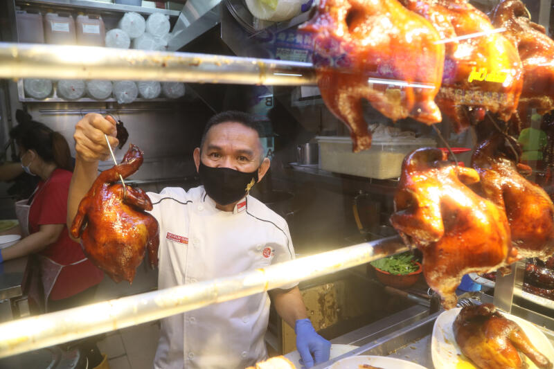 (已签发)柔:狮城二三事:鸡饭业者:食客爱大马鲜鸡 暂不改用印尼鸡