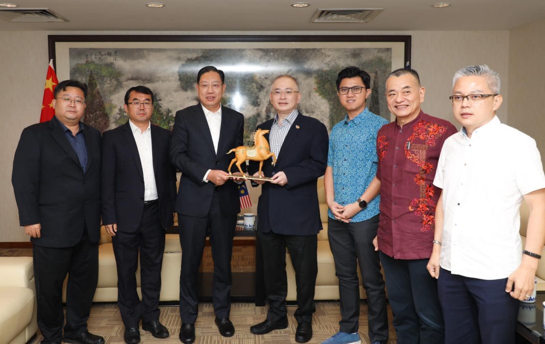 魏家祥脸书 / 马华愿充当马中两国企业的桥樑,实现合作共赢