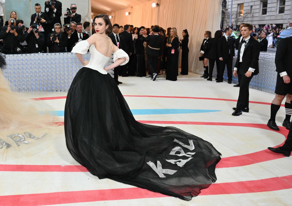 Met Gala｜杨紫琼宋慧乔双后同框 网惊叹：比14年前更美