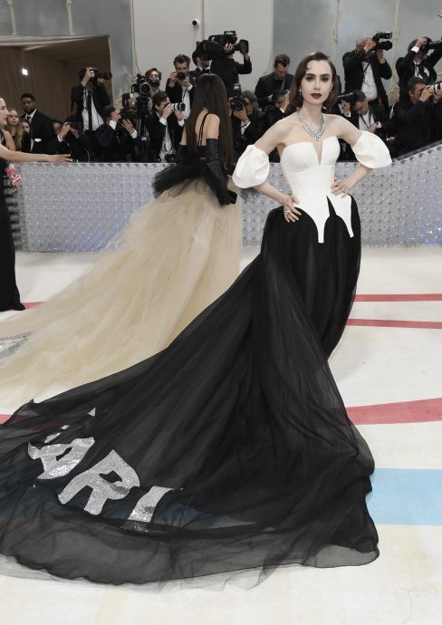 Met Gala｜杨紫琼宋慧乔双后同框 网惊叹：比14年前更美