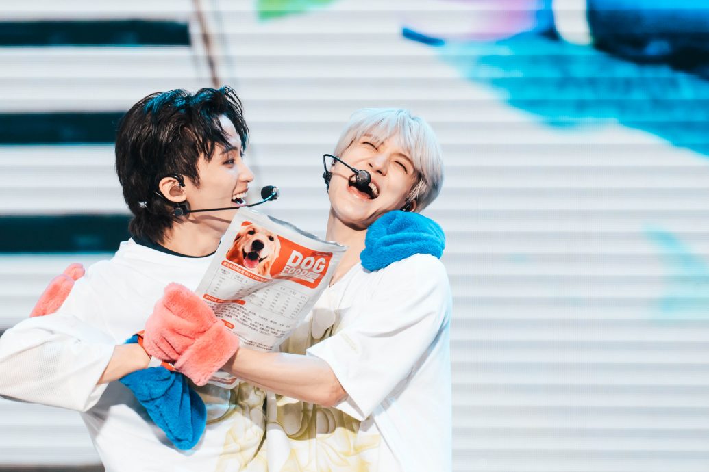 NCT Dream 7子全员到齐 单手翻凌空劈腿惹粉丝尖叫