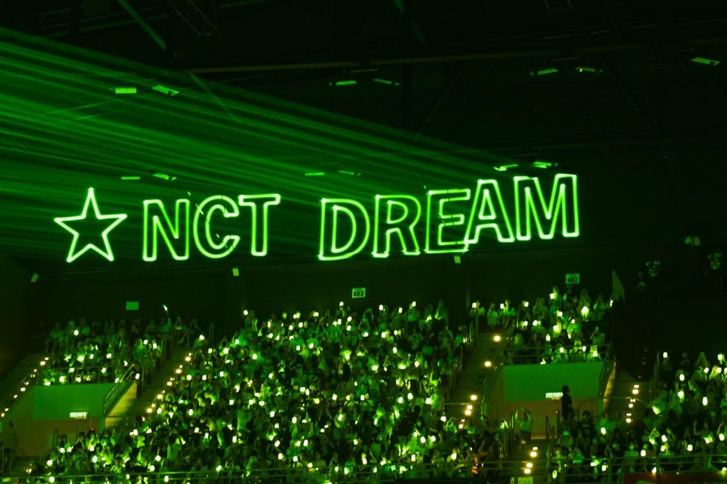 NCT Dream 7子全员到齐 单手翻凌空劈腿惹粉丝尖叫