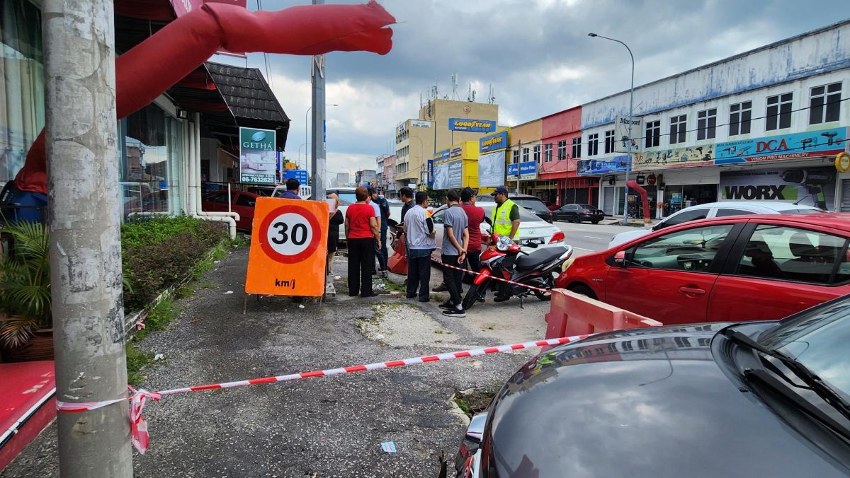 NS主文/端姑安达路闪淹提了10年未解,玛丽约瑟芬邀JKR、MBS一起巡视求方案