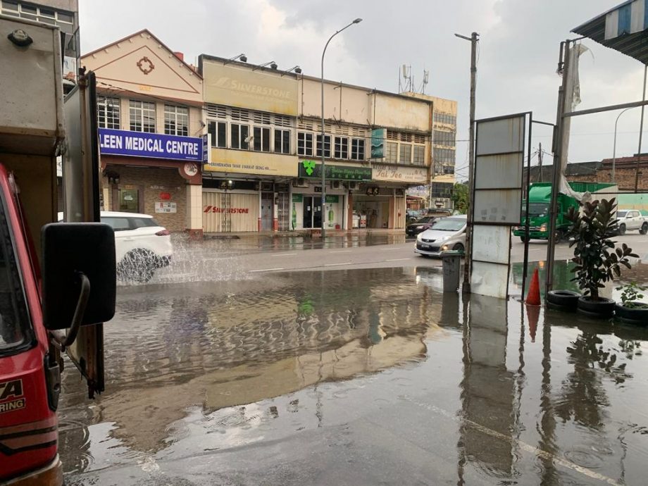 NS主文/端姑安达路闪淹提了10年未解,玛丽约瑟芬邀JKR、MBS一起巡视求方案
