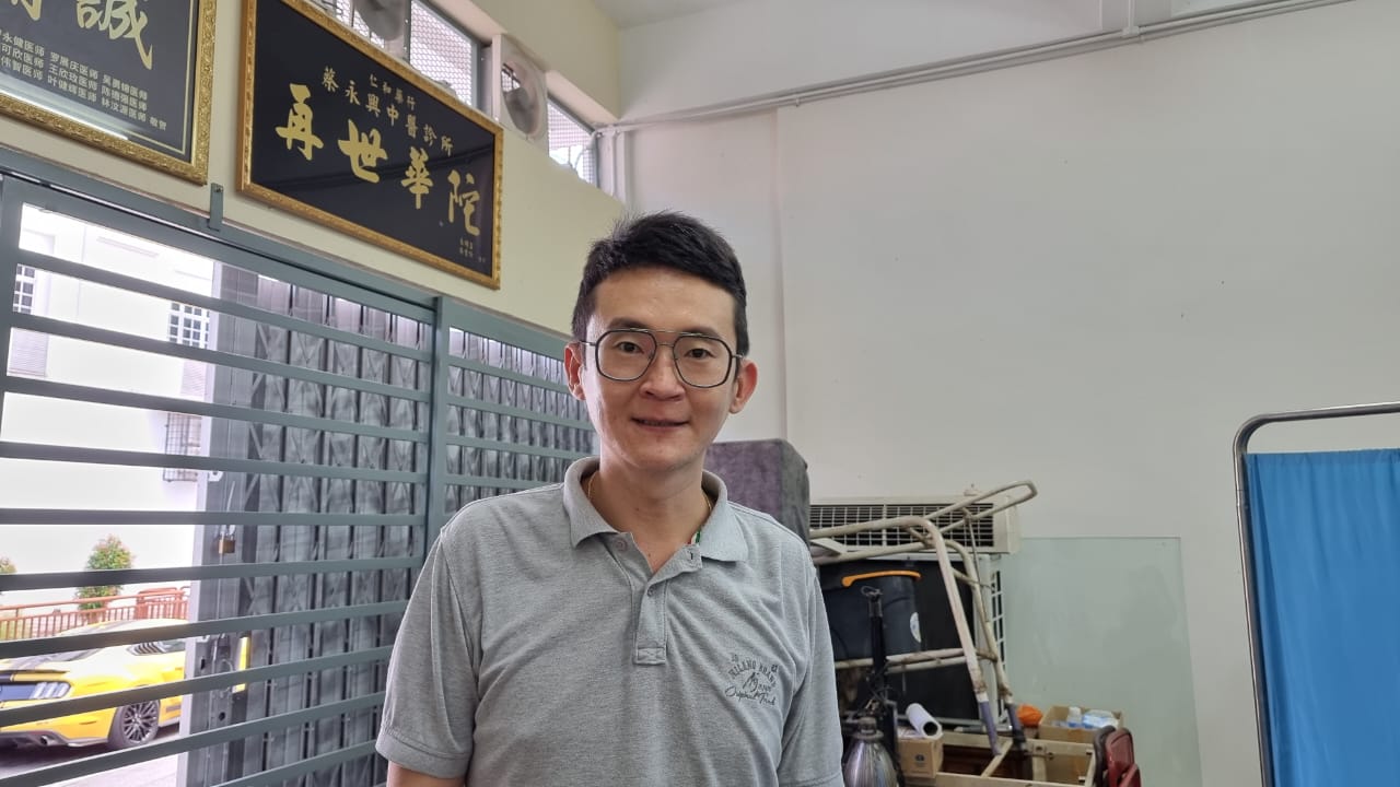 NS封面主文/天气恶劣 冠病流感夹攻,中西医皆称求诊病患这两周明显增加